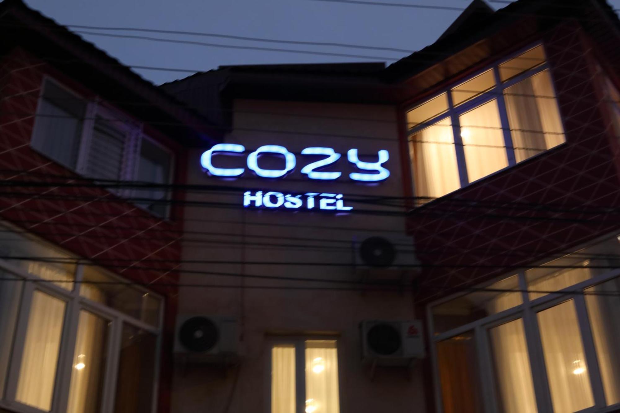 Cozy Hostel Bishkek Ngoại thất bức ảnh