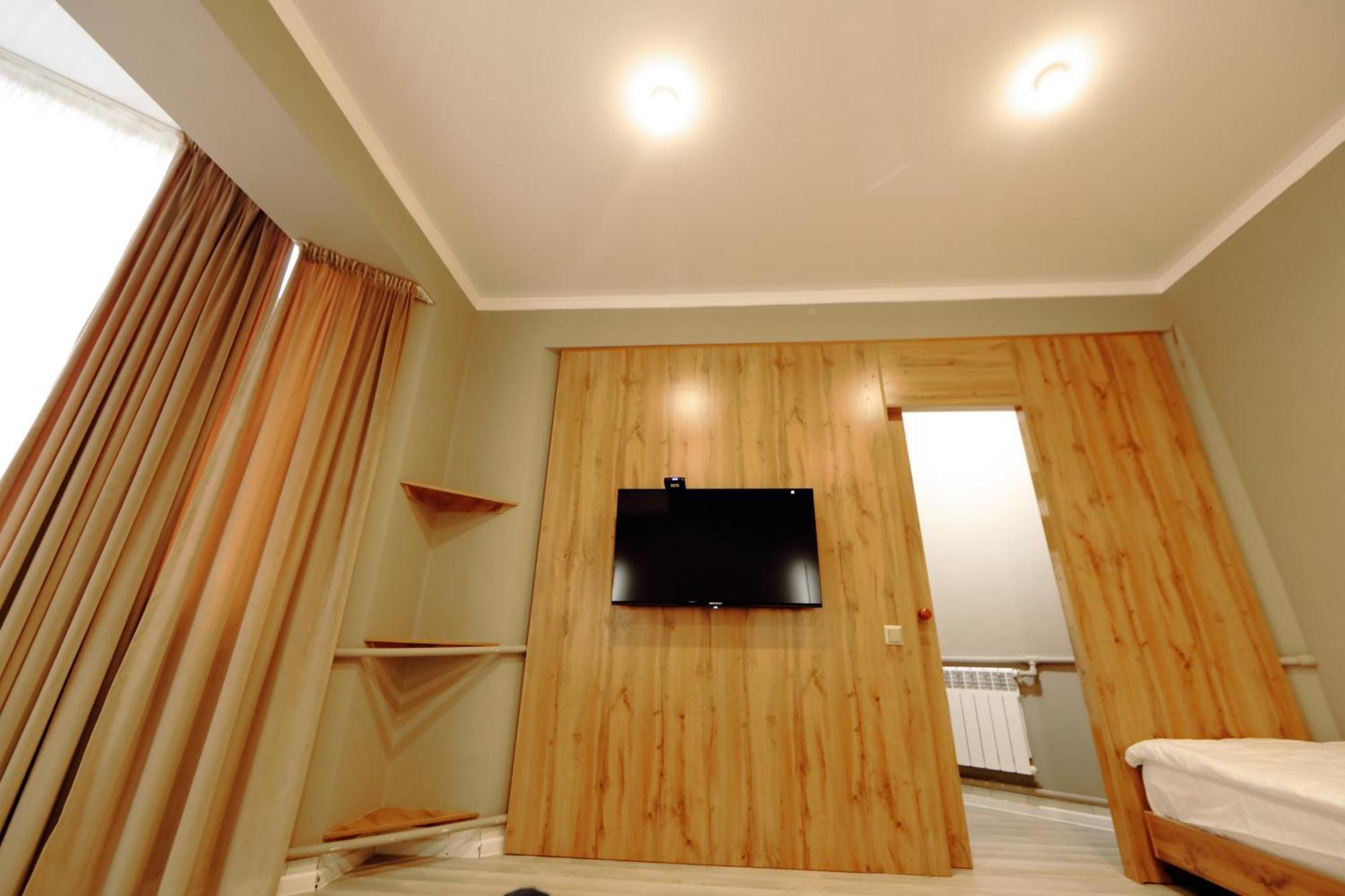 Cozy Hostel Bishkek Ngoại thất bức ảnh