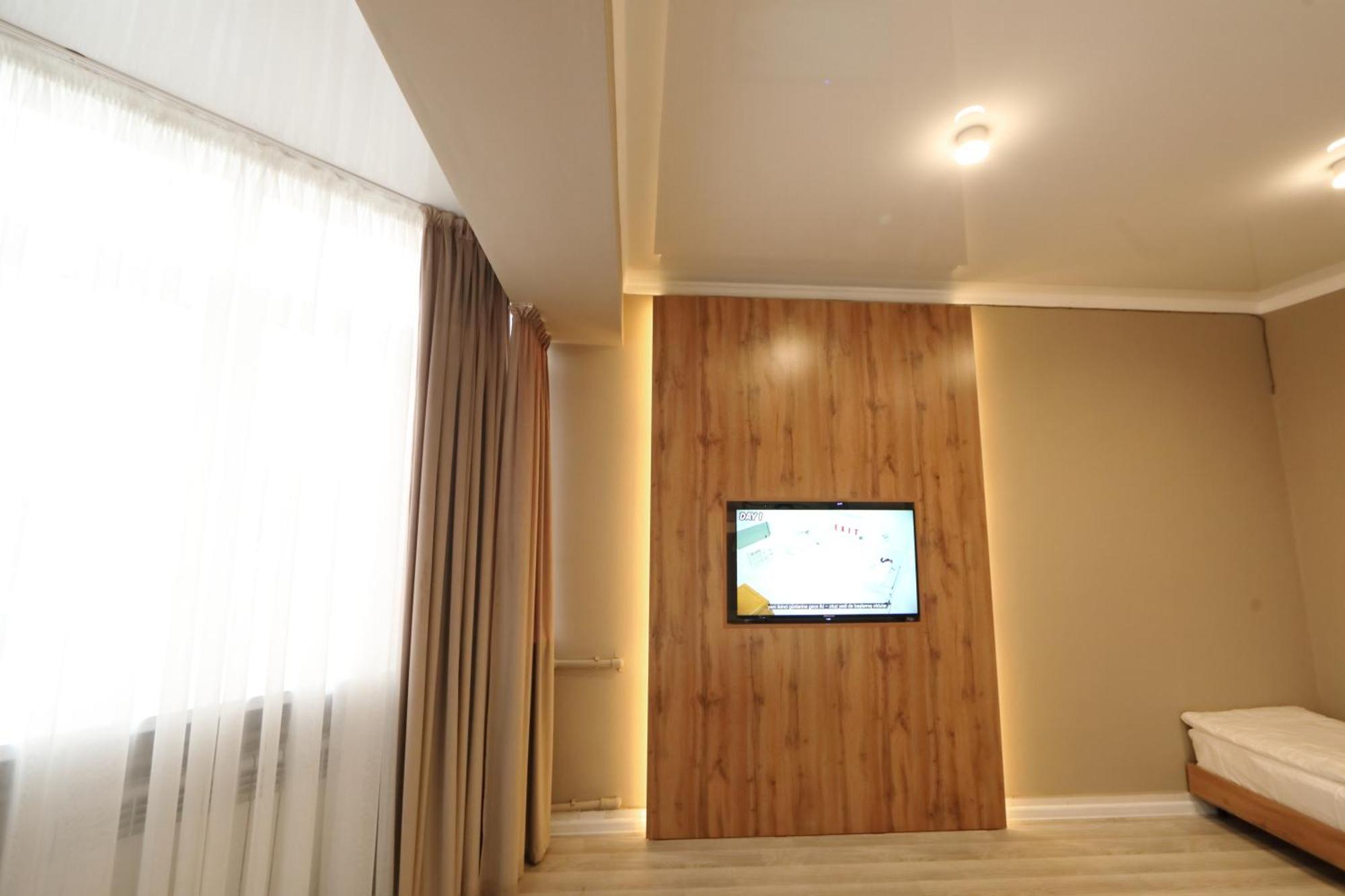 Cozy Hostel Bishkek Ngoại thất bức ảnh